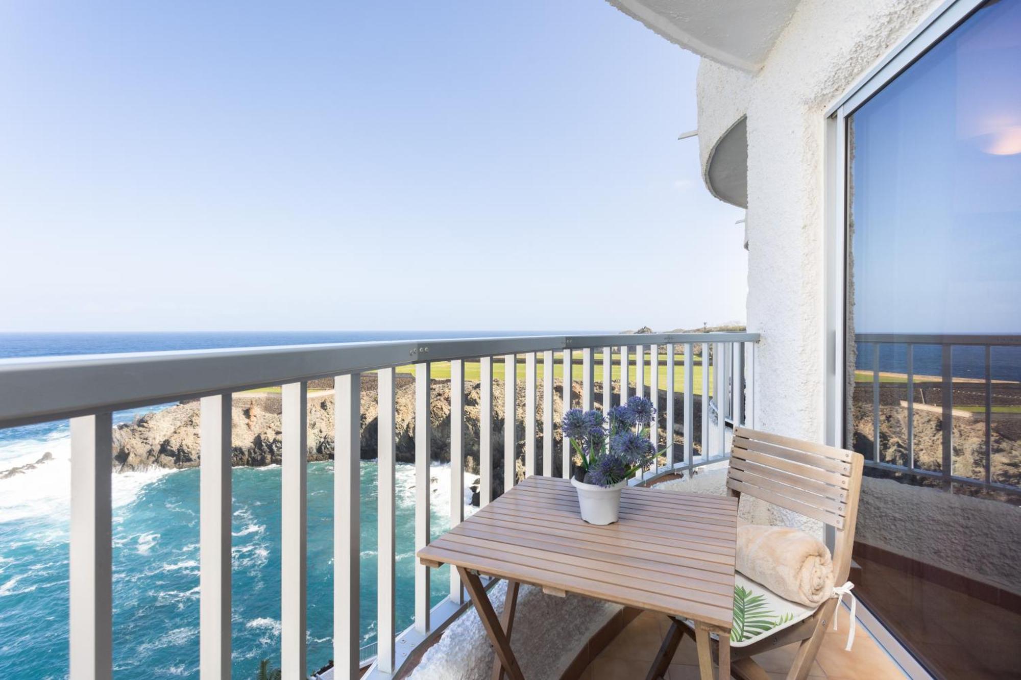 Cozy Seafront Studio With Balcony & Ocean Views San Marcos  外观 照片