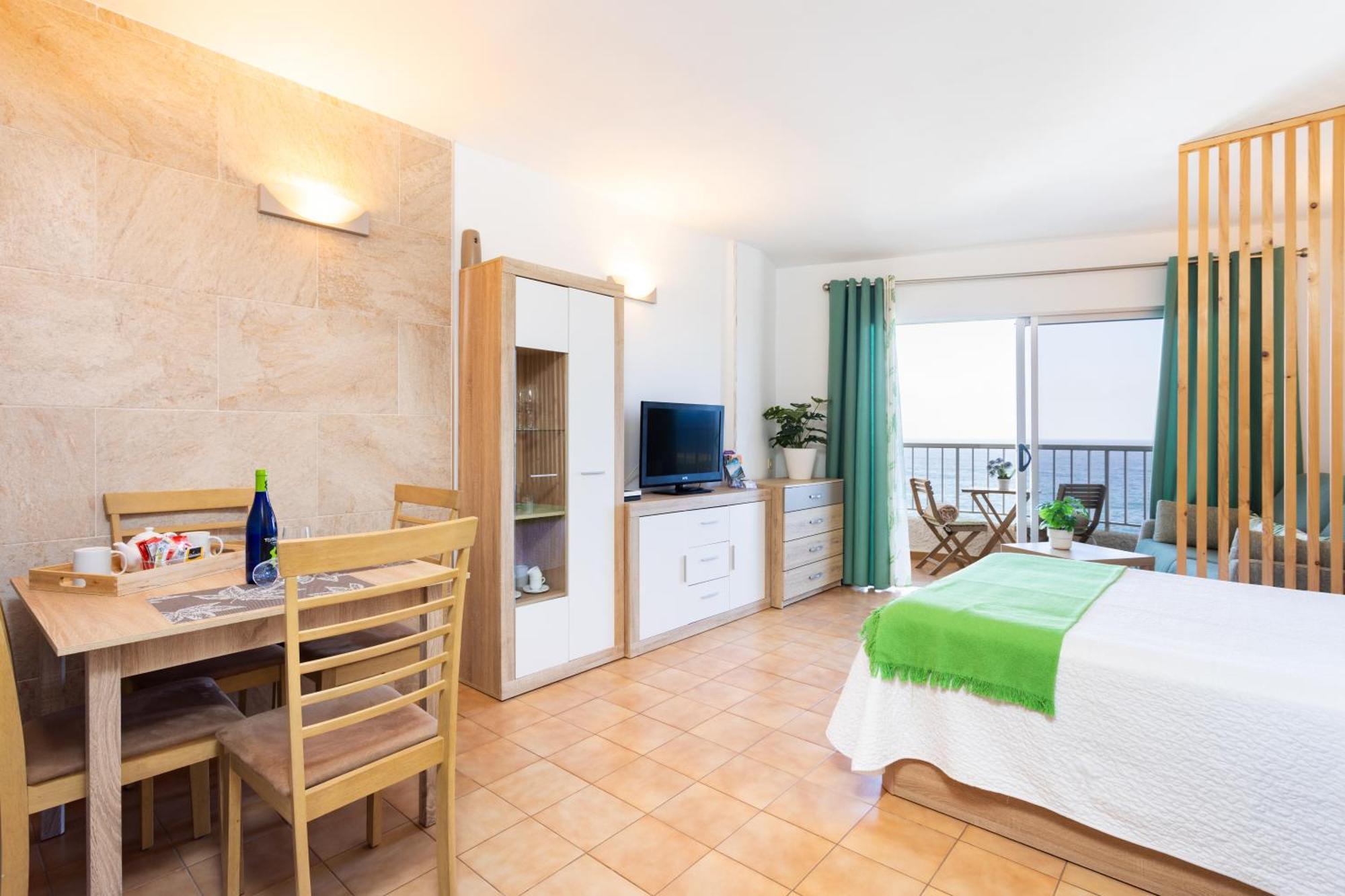 Cozy Seafront Studio With Balcony & Ocean Views San Marcos  外观 照片